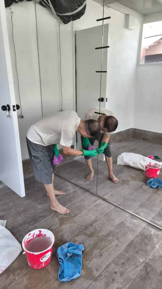 清潔團隊處理獨立屋地台